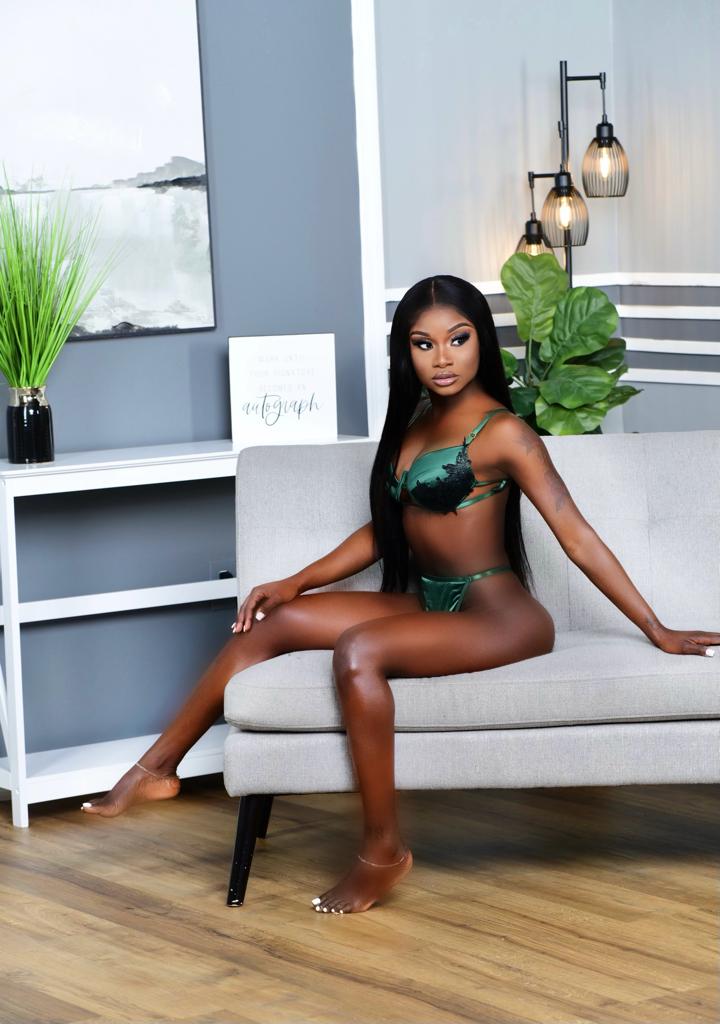 Hunter Green Lingerie Set
